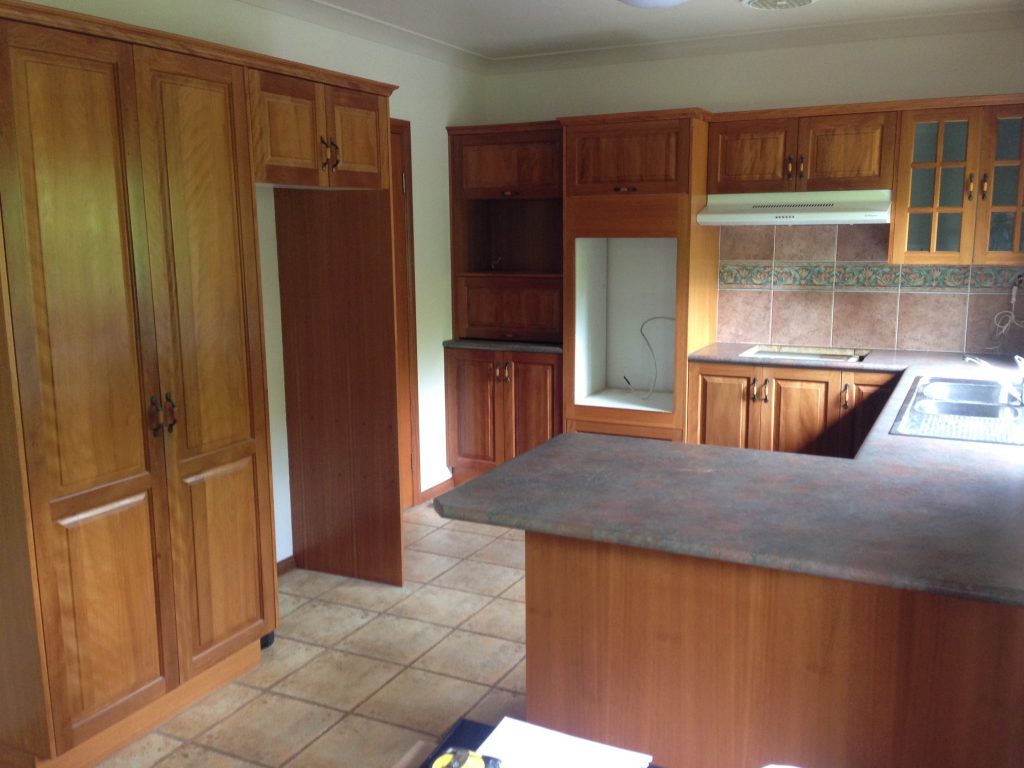 Chris Youngs Kitchens And Joinery Narooma, Second Hand Wooden Kitchen Cupboards