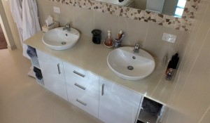 custom bathroom vanities to suit your budget